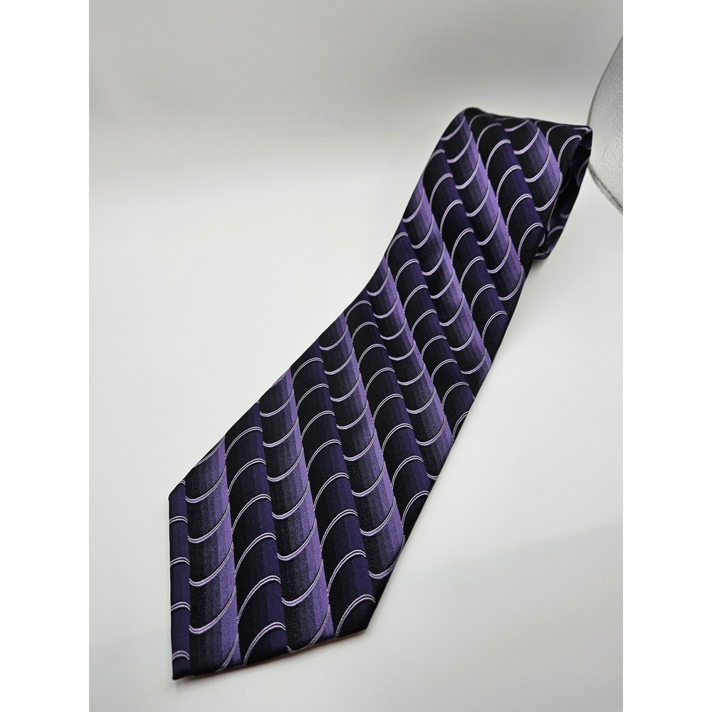 Bugatti Mens Silk Tie Purple Black Geometric Wave Pattern Formal Necktie 4 Inch